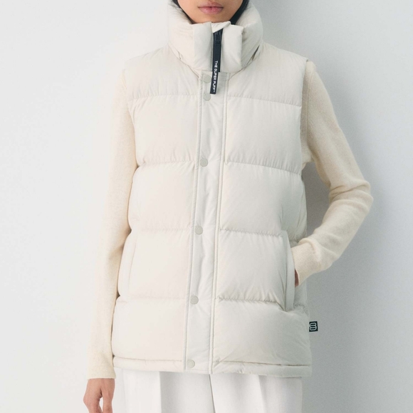 Aritzia The Super Puff™ LoHip Vest - cliMATTE™ - Picture 2 of 16